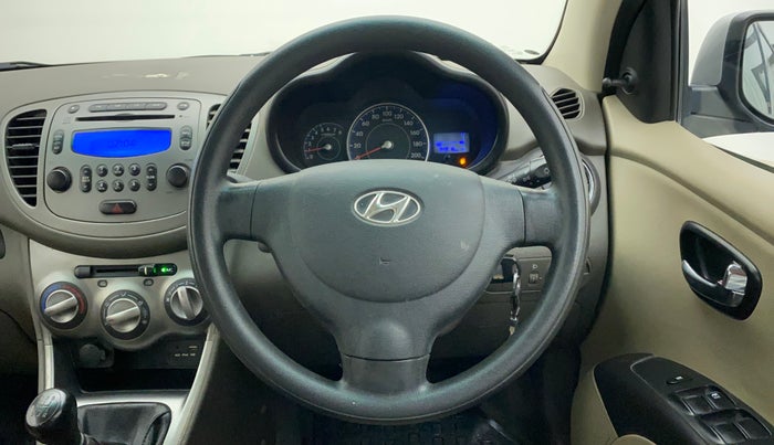 2016 Hyundai i10 SPORTZ 1.1, Petrol, Manual, 34,916 km, Steering Wheel Close Up