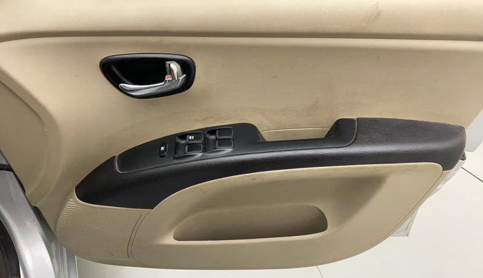 2016 Hyundai i10 SPORTZ 1.1, Petrol, Manual, 34,916 km, Driver Side Door Panels Control