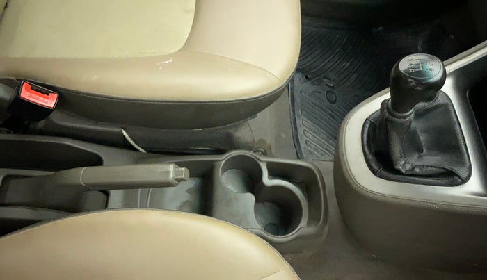 2016 Hyundai i10 SPORTZ 1.1, Petrol, Manual, 34,916 km, Gear Lever