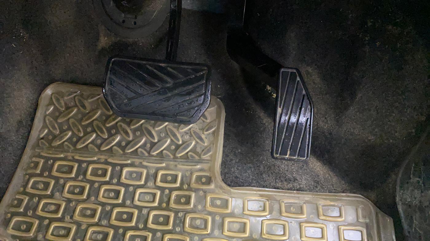 2018 Maruti Wagon R 1.0 VXI AMT, CNG, Automatic, 91,511 km, Pedals