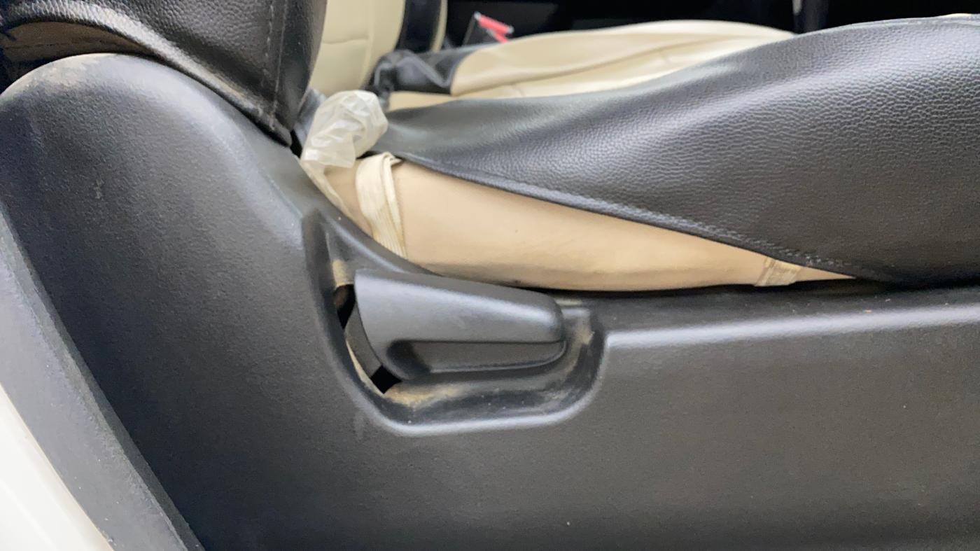 2018 Maruti Wagon R 1.0 VXI AMT, CNG, Automatic, 91,511 km, Driver Side Adjustment Panel