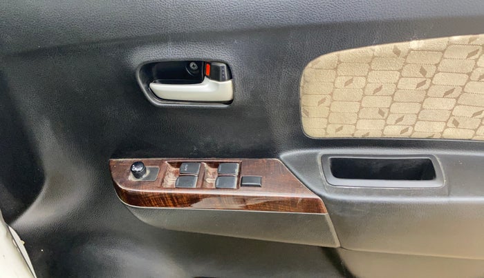 2018 Maruti Wagon R 1.0 VXI AMT, CNG, Automatic, 91,489 km, Driver Side Door Panels Control