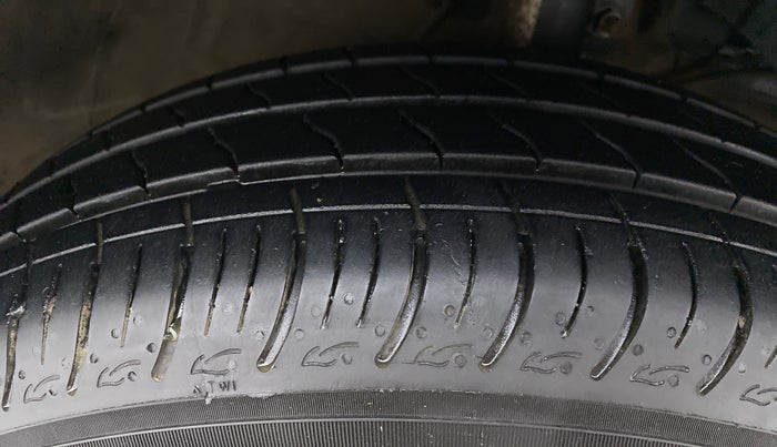 2021 Maruti Baleno DELTA PETROL 1.2, Petrol, Manual, 3,790 km, Right Front Tyre Tread