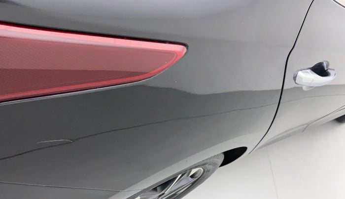 2020 Hyundai Verna SX (O) 1.0 TURBO DCT, Petrol, Automatic, 54,410 km, Right quarter panel - Minor scratches
