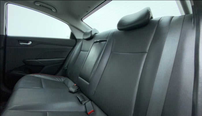2020 Hyundai Verna SX (O) 1.0 TURBO DCT, Petrol, Automatic, 54,410 km, Right Side Rear Door Cabin