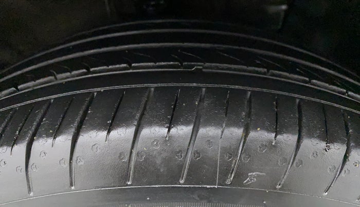 2020 Hyundai Verna SX (O) 1.0 TURBO DCT, Petrol, Automatic, 54,410 km, Right Front Tyre Tread