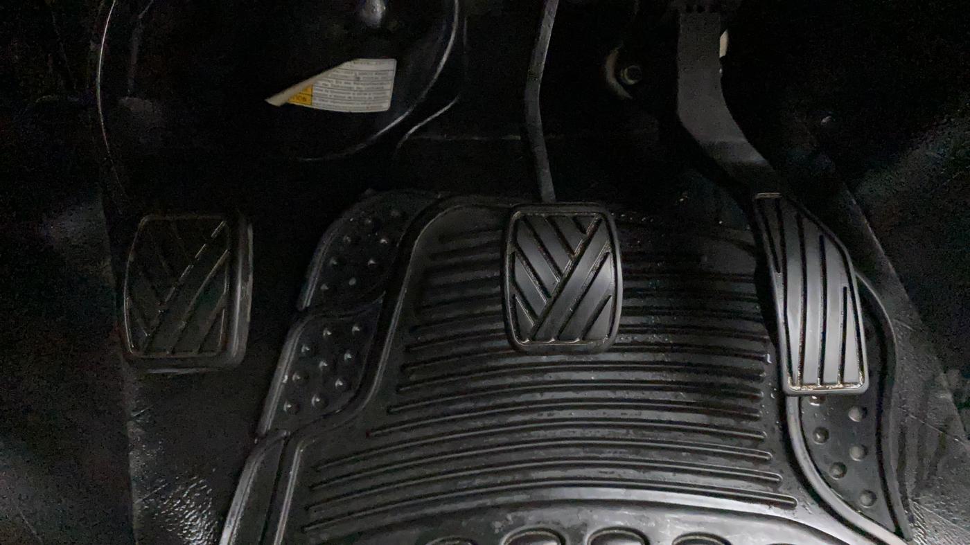 2010 Maruti Swift ZXI, Petrol, Manual, 77,733 km, Pedals