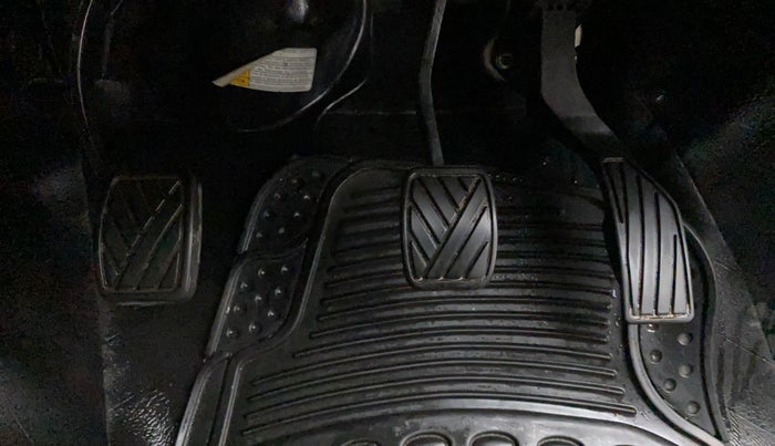 2010 Maruti Swift ZXI, Petrol, Manual, 77,733 km, Pedals