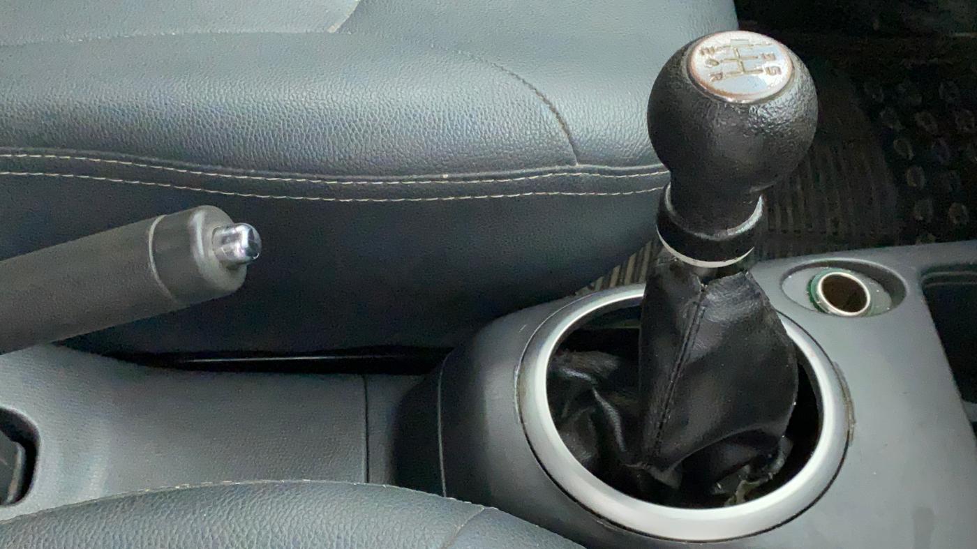 2010 Maruti Swift ZXI, Petrol, Manual, 77,733 km, Gear Lever