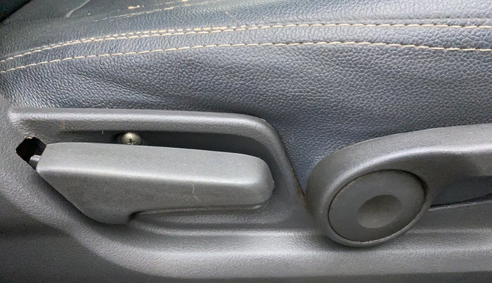 2010 Maruti Swift ZXI, Petrol, Manual, 77,733 km, Driver Side Adjustment Panel