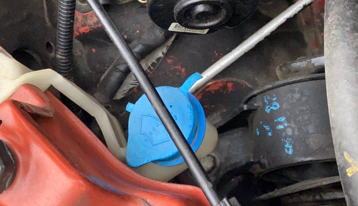 2010 Maruti Swift ZXI, Petrol, Manual, 77,733 km, Front windshield - Wiper bottle cap missing