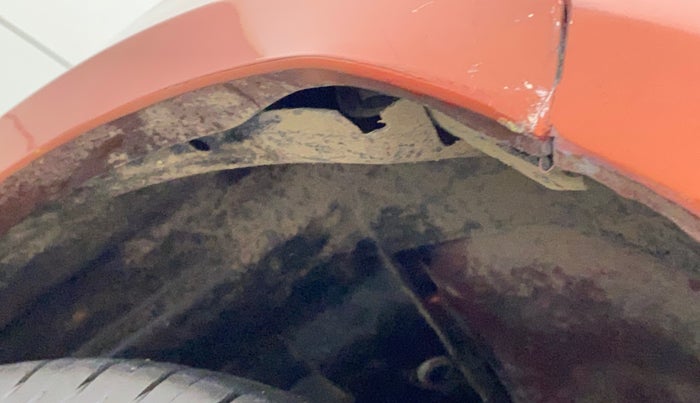 2010 Maruti Swift ZXI, Petrol, Manual, 77,733 km, Left fender - Lining loose