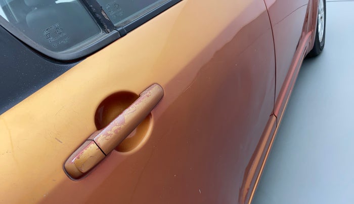 2010 Maruti Swift ZXI, Petrol, Manual, 77,733 km, Right rear door - Slightly dented