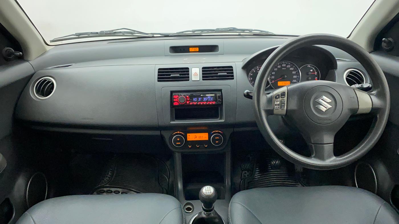 2010 Maruti Swift ZXI, Petrol, Manual, 77,733 km, Dashboard