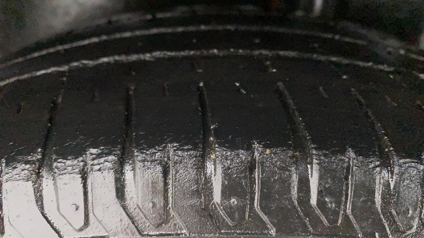 2010 Maruti Swift ZXI, Petrol, Manual, 77,733 km, Left Rear Tyre Tread