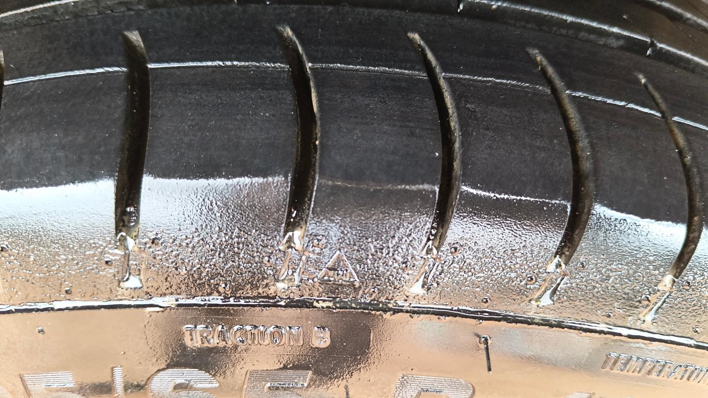 2019 Maruti Ertiga ZXI+ SHVS, Petrol, Manual, 87,404 km, Left Rear Tyre Tread