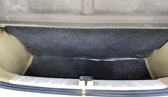 2015 Honda Brio VX MT, Petrol, Manual, 80,904 km, Boot Inside