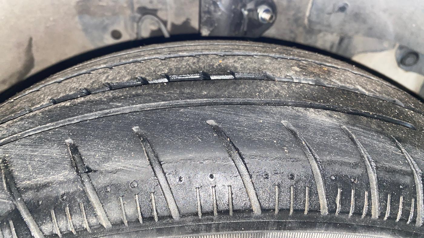 2015 Honda Brio VX MT, Petrol, Manual, 81,470 km, Right Front Tyre Tread