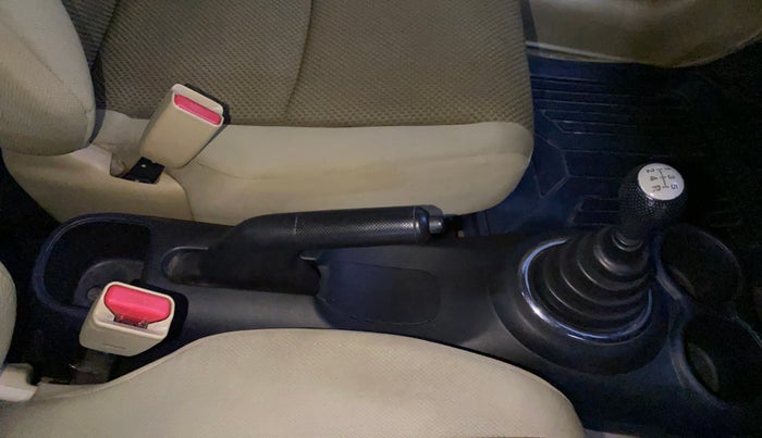 2015 Honda Brio VX MT, Petrol, Manual, 80,904 km, Gear Lever