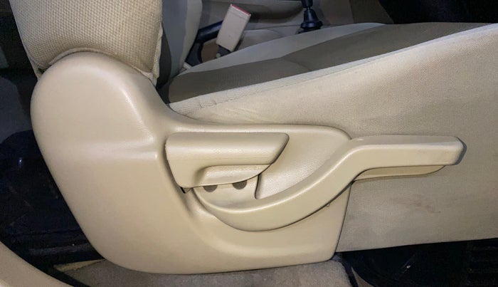 2015 Honda Brio VX MT, Petrol, Manual, 80,904 km, Driver Side Adjustment Panel