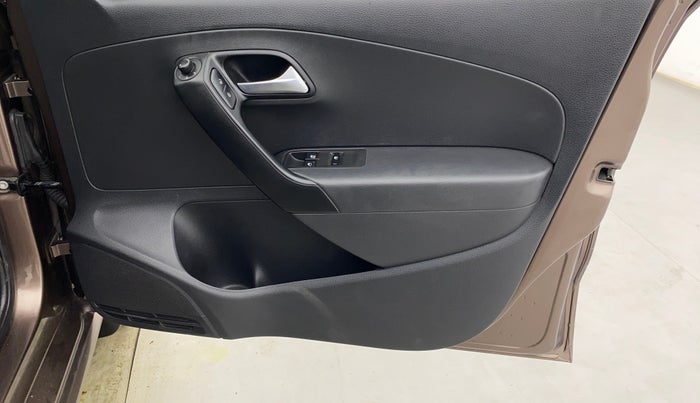2018 Volkswagen Ameo COMFORTLINE 1.0L, Petrol, Manual, 74,402 km, Driver Side Door Panels Control