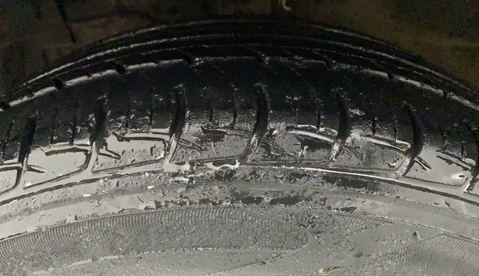 2016 Maruti Ciaz VXI (O), Petrol, Manual, 44,533 km, Left Front Tyre Tread