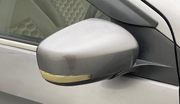 2016 Maruti Ciaz VXI (O), Petrol, Manual, 44,533 km, Right rear-view mirror - Indicator light has minor damage