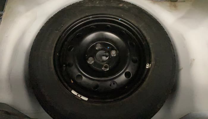 2017 Maruti Swift VXI O, Petrol, Manual, 65,920 km, Spare Tyre