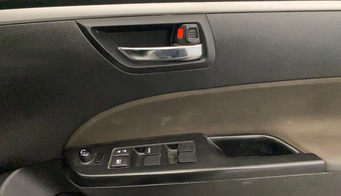 2017 Maruti Swift VXI O, Petrol, Manual, 65,920 km, Driver Side Door Panels Control