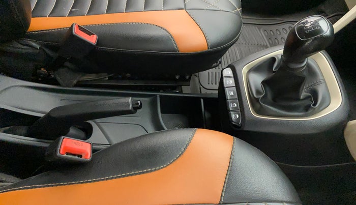 2019 Hyundai NEW SANTRO MAGNA, Petrol, Manual, 60,044 km, Gear Lever
