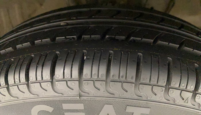2019 Hyundai NEW SANTRO MAGNA, Petrol, Manual, 60,044 km, Right Front Tyre Tread