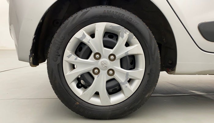 2015 Hyundai Grand i10 SPORTZ 1.2 KAPPA VTVT, Petrol, Manual, 1,15,129 km, Right Rear Wheel
