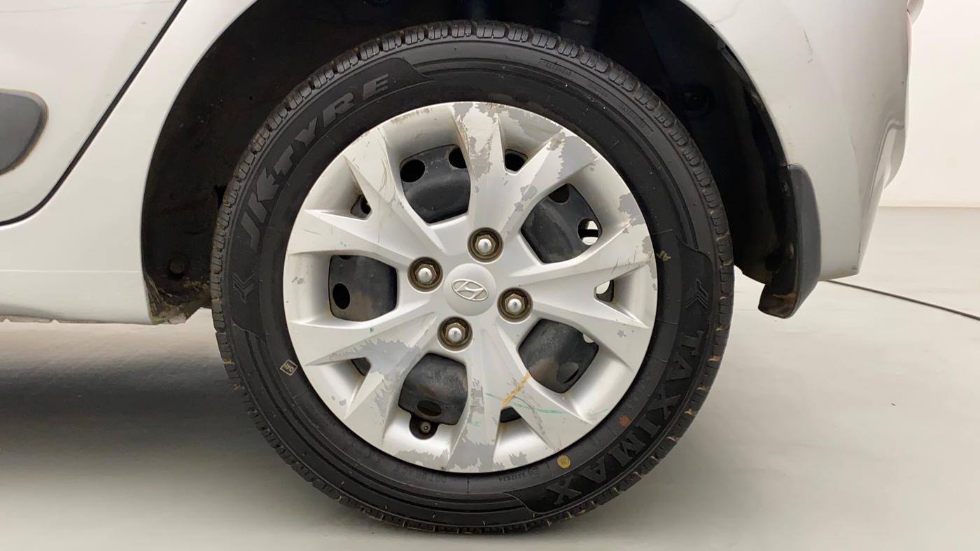 2015 Hyundai Grand i10 SPORTZ 1.2 KAPPA VTVT, Petrol, Manual, 1,15,129 km, Left Rear Wheel