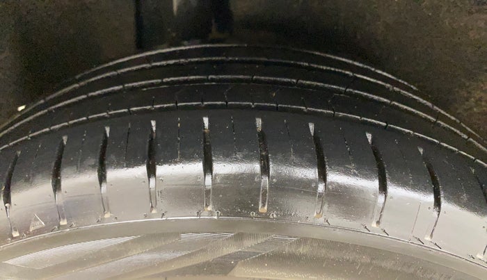 2018 Maruti Baleno ZETA PETROL 1.2, Petrol, Manual, 65,481 km, Right Rear Tyre Tread