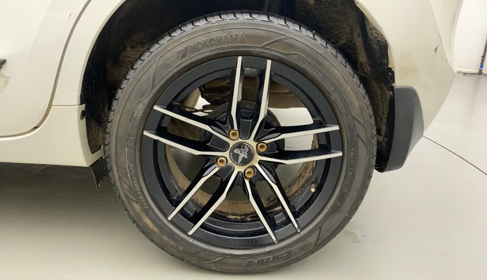 2016 Maruti Baleno ZETA PETROL 1.2, Petrol, Manual, 52,059 km, Left Rear Wheel