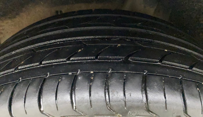 2016 Maruti Baleno ZETA PETROL 1.2, Petrol, Manual, 52,059 km, Left Rear Tyre Tread