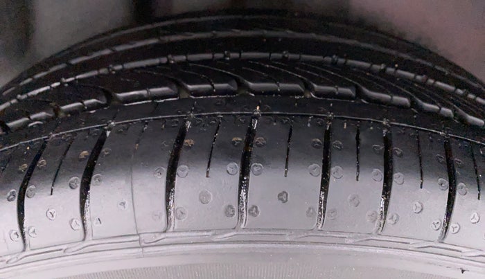 2021 Volkswagen Polo HIGHLINE PLUS 1.0 TSI AT, Petrol, Automatic, 6,018 km, Right Rear Tyre Tread