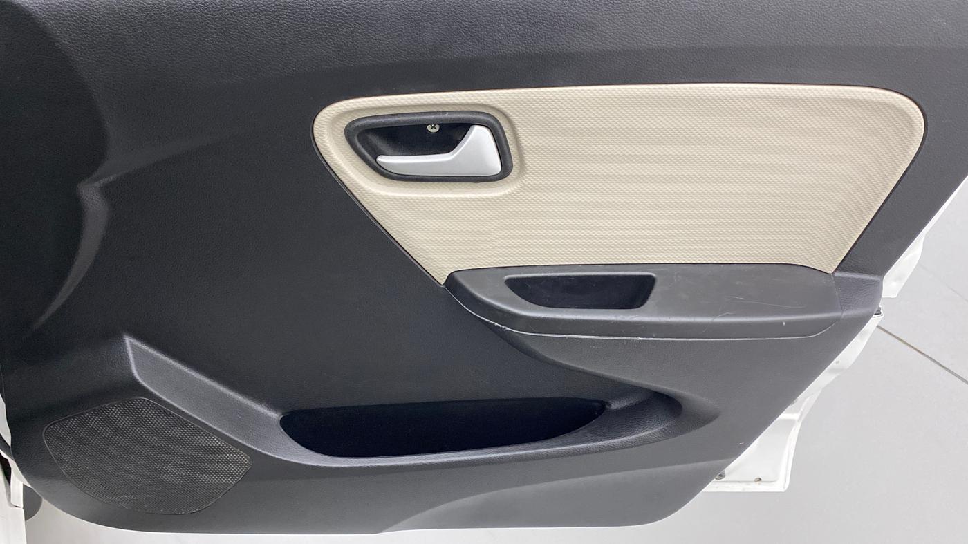 2021 Maruti Alto LXI CNG, CNG, Manual, 15,818 km, Driver Side Door Panels Control