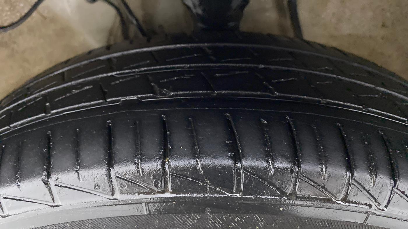 2021 Maruti Alto LXI CNG, CNG, Manual, 15,818 km, Left Front Tyre Tread