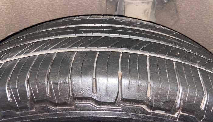 2021 Mahindra XUV700 AX 7 LUXURY P AT 7 STR, Petrol, Automatic, 59,814 km, Left Rear Tyre Tread