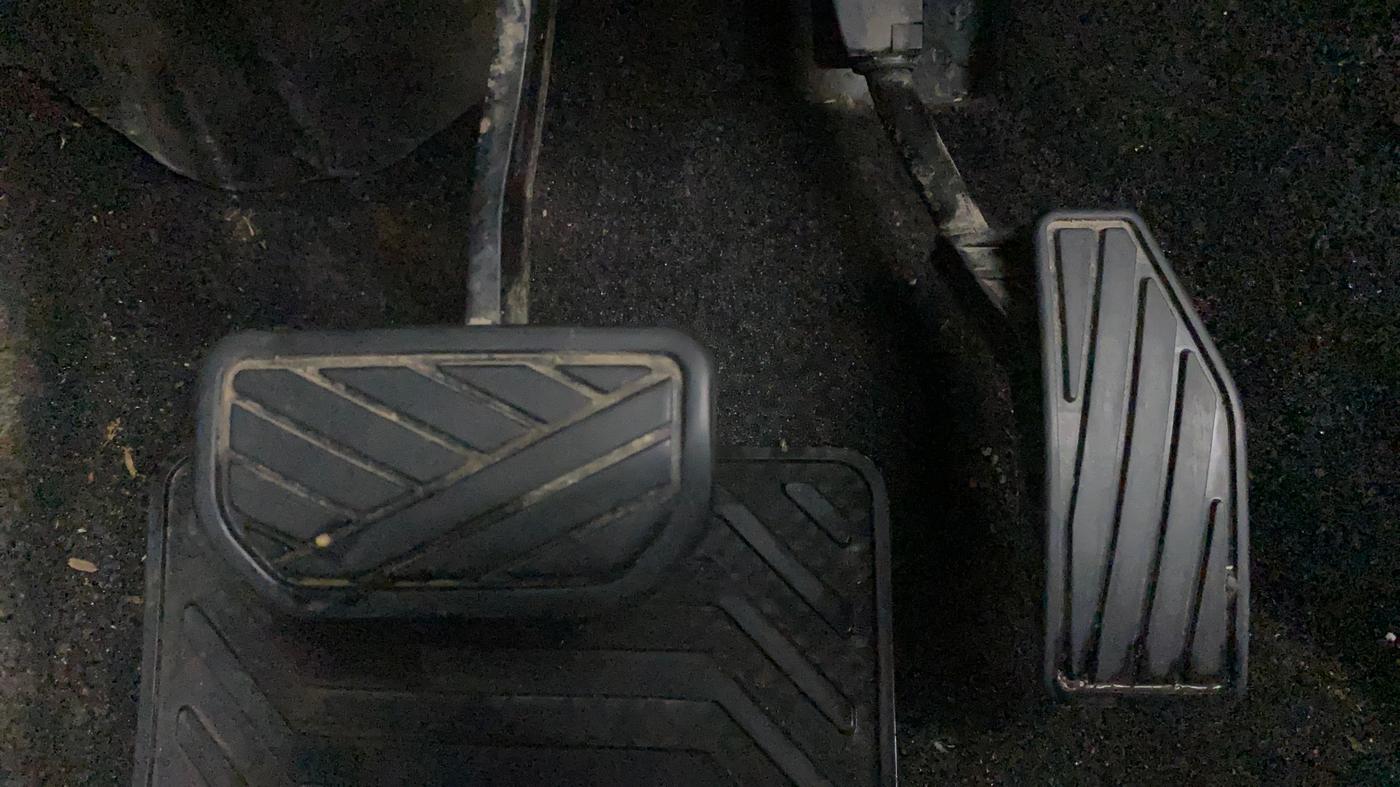 2019 Maruti XL6 ALPHA AT, CNG, Automatic, 49,271 km, Pedals