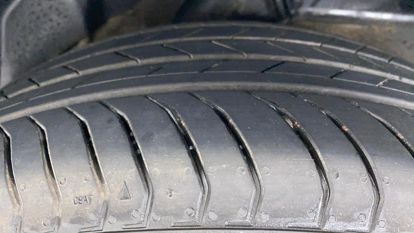 2015 Hyundai New Elantra SX 1.8 AT, Petrol, Automatic, 66,984 km, Left Rear Tyre Tread