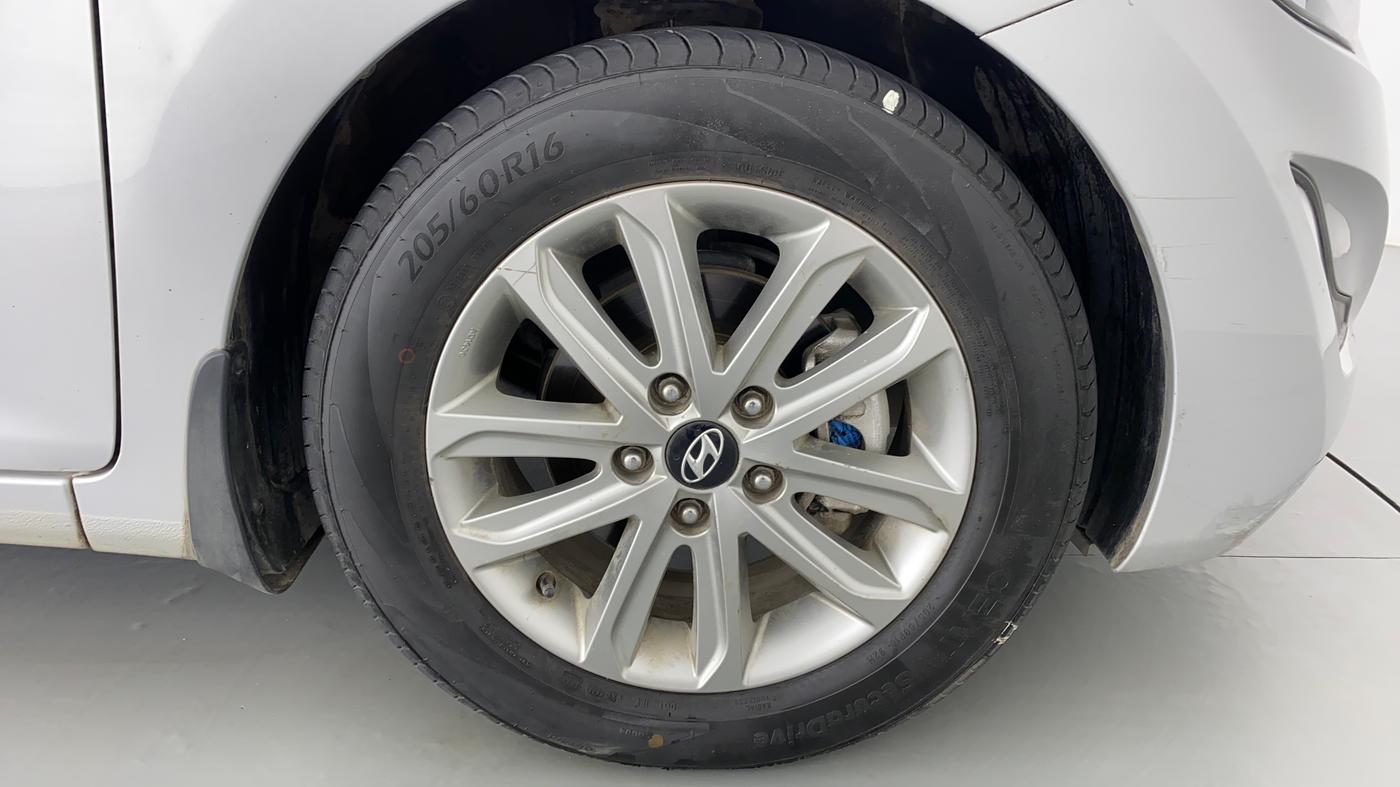 2015 Hyundai New Elantra SX 1.8 AT, Petrol, Automatic, 66,984 km, Right Front Wheel