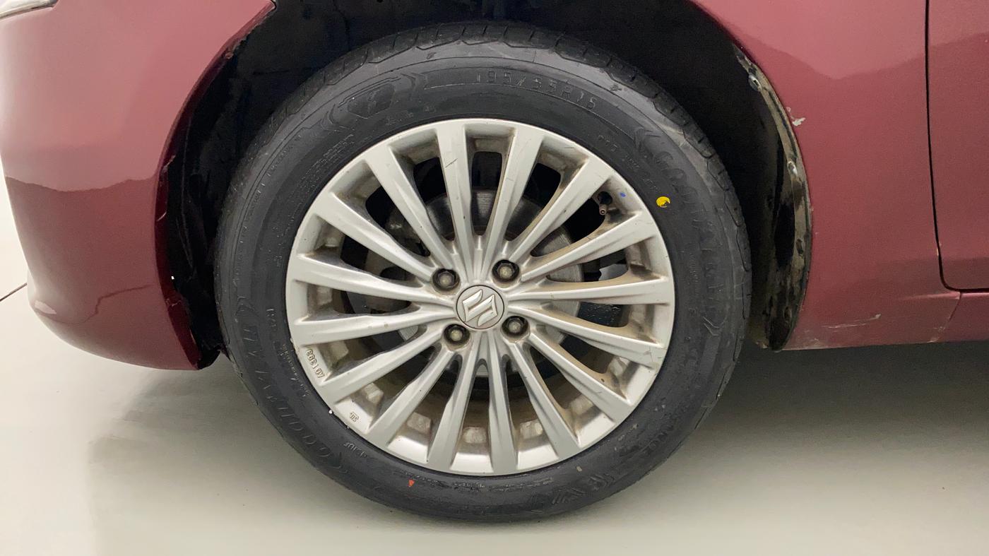 2015 Maruti Ciaz ZXI+, Petrol, Manual, 1,15,379 km, Left Front Wheel