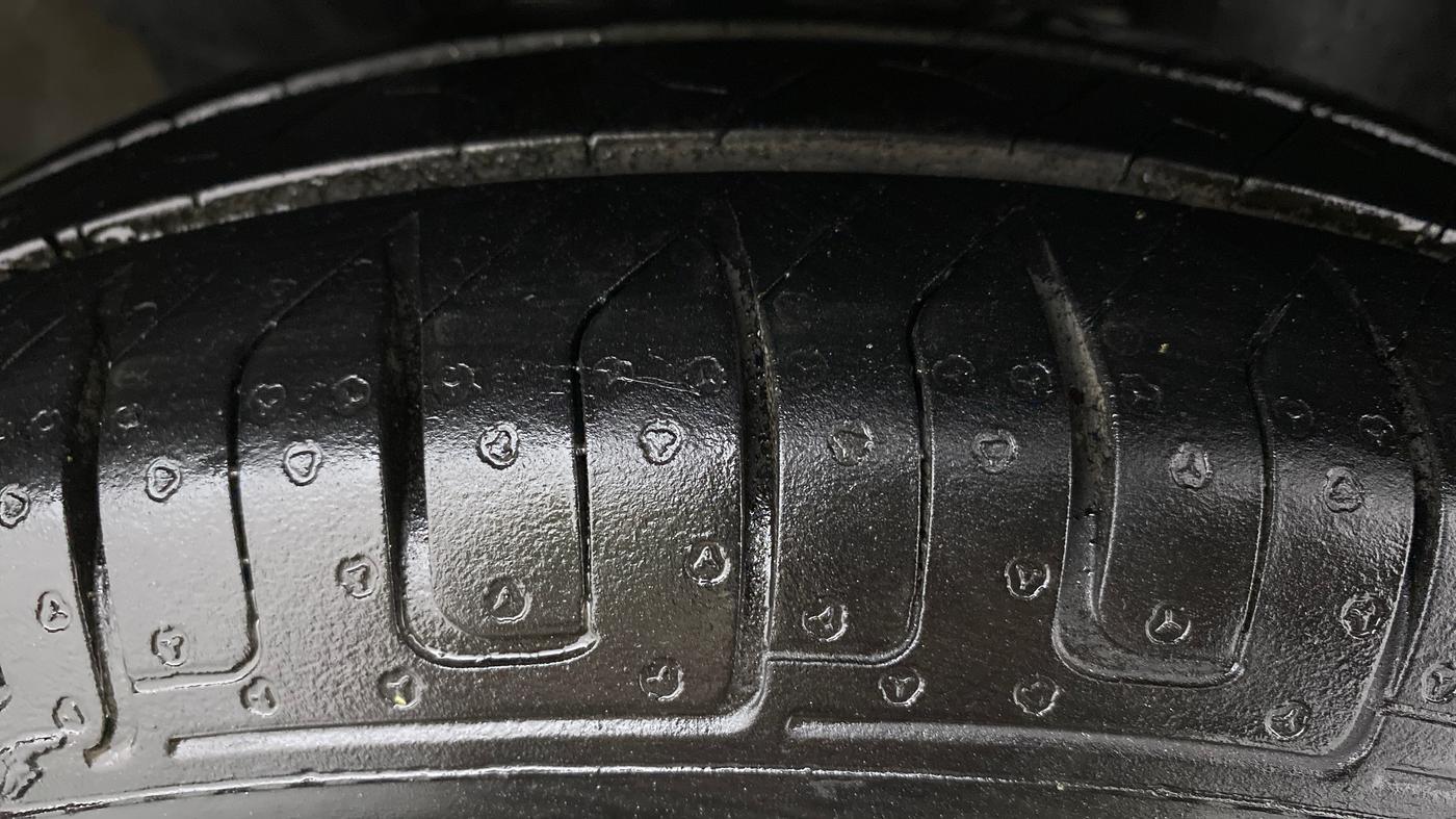 2016 Renault Kwid RXT 1.0, Petrol, Manual, 49,451 km, Right Front Tyre Tread