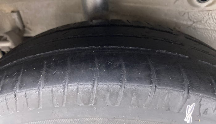 2014 Maruti Celerio VXI d, Petrol, Manual, 97,528 km, Right Rear Tyre Tread