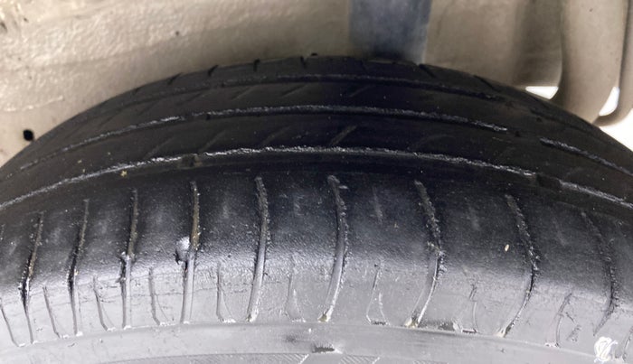 2014 Maruti Celerio VXI d, Petrol, Manual, 97,528 km, Left Rear Tyre Tread