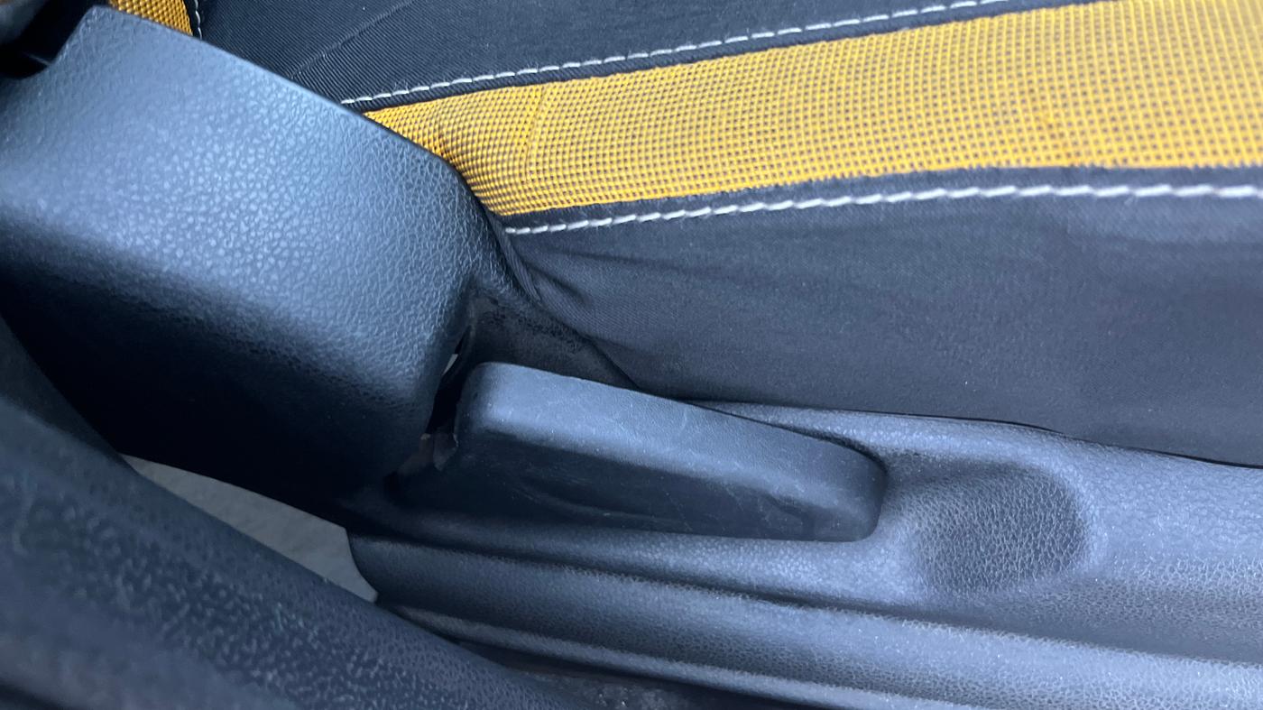 2023 Renault Kwid CLIMBER MT 1.0, Petrol, Manual, 26,259 km, Driver Side Adjustment Panel