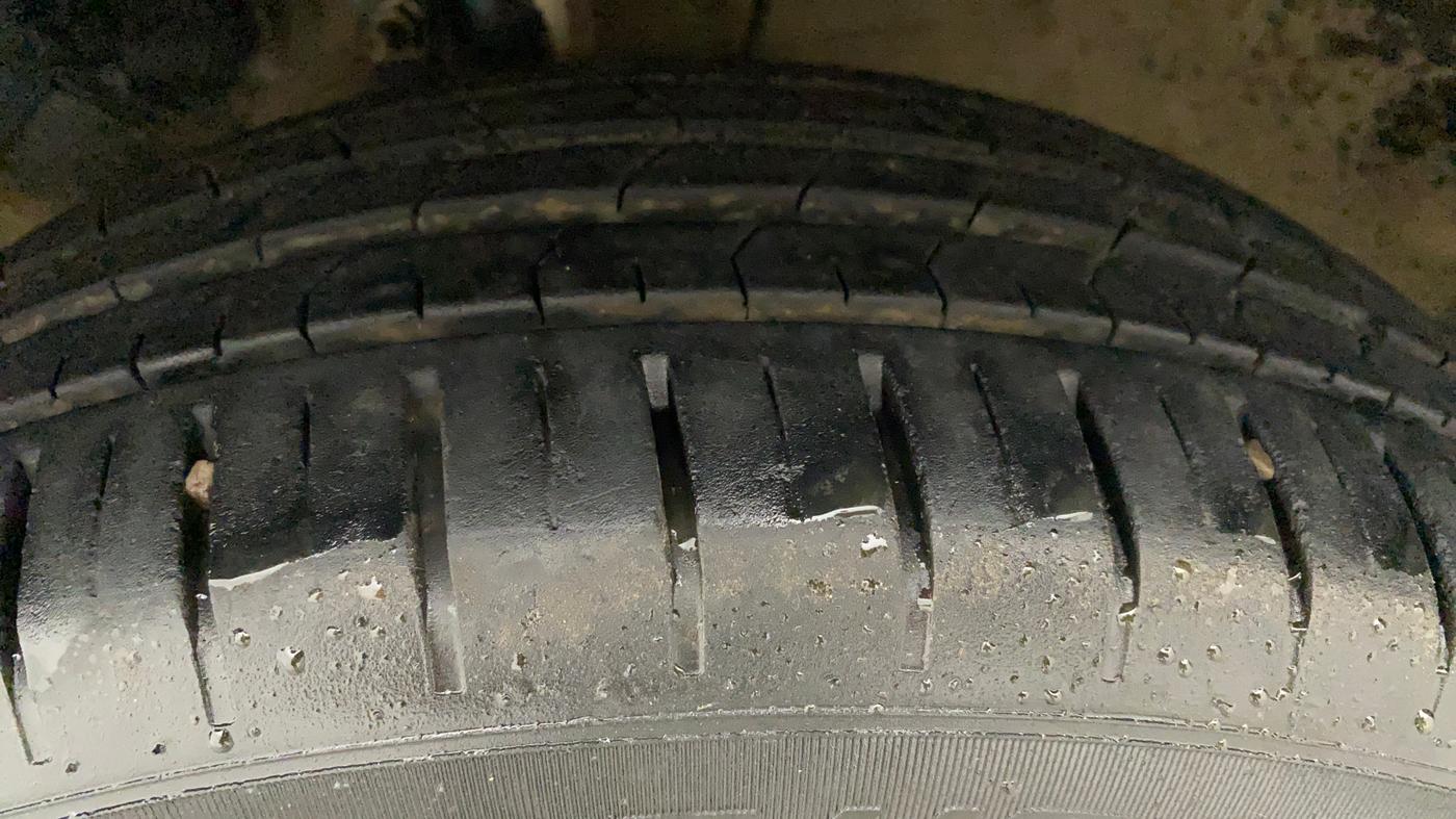 2022 Maruti Baleno ZETA PETROL 1.2, Petrol, Manual, 17,600 km, Left Front Tyre Tread