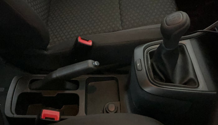 2024 Tata ALTROZ XE PETROL, Petrol, Manual, 8,121 km, Gear Lever